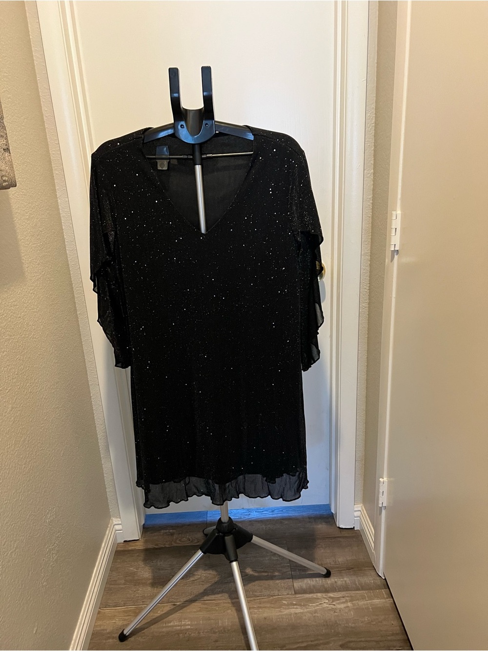 SHEIN Black Sparkle V-Neck Tunic with Ruffled Sleeves
